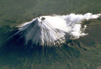 国际空间站所拍富士山：美得难以置信