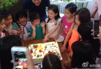 王菲李亚鹏离婚后聚首 贺女儿八岁生日