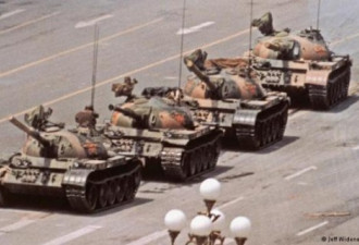 坦克人照片全世界流传 中国鲜为人知