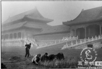 围城中的北京 太和殿前挤满应募青年