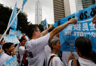 政治狂热掩盖经济 香港已进入死胡同