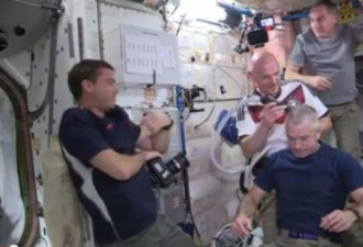 美国队输球 宇航员空间站内被剃光头