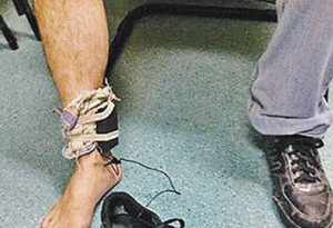 猥琐日本男子手机藏鞋中 珠海偷拍女性