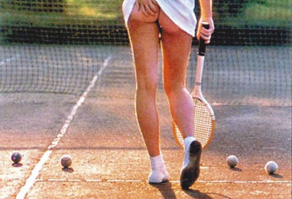 露臀网球少女经典性感照 短裙高价成交