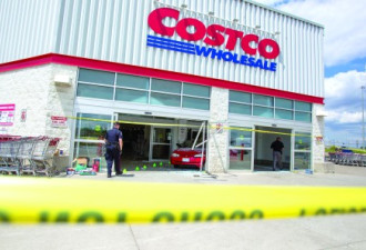 汽车冲入Costco 撞飞一孕妇和两孩子