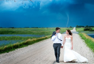 加国夫妇婚照以龙卷风为背景 引轰动