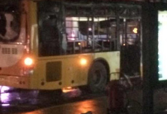 广州一公交突然爆炸起火 已致多人受伤