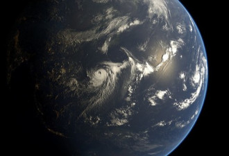 卫星拍摄太平洋上空同时惊现4股风暴