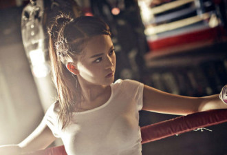 中国第一拳击女主持 21岁美女走红了