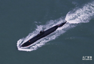 现场罕见曝光：中国南海警报潜射鱼雷