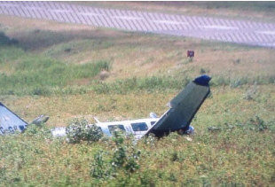救援飞机坠新省 飞行员和医生罹难2人伤