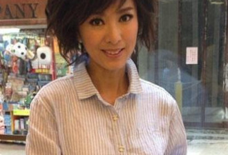 59岁米雪近照曝光 穿比基尼身材似少女