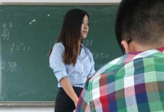 四川最美教师走红 学生多到要换教室