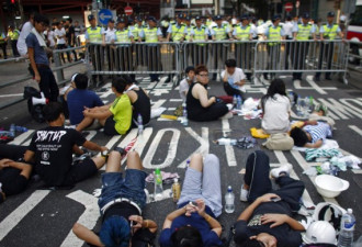 《新闻联播》报香港占中 中央提高声音