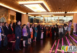 中领馆举行国庆65周年酒会逾800人出席