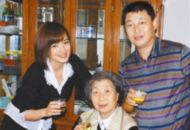 北京意识形态连上三台大戏 网民过足瘾