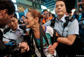 拍占中美国知名女记者遭扣留 获保释