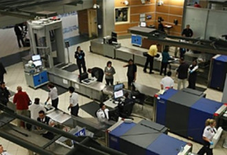 温哥华机场安检人员偷窃旅客钱财被捕