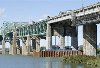 尚普兰大桥更名引争议 法国总统有话说