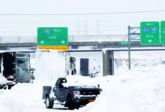 雪深4尺 密市夫妇驾车南下被困24小时