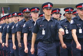 杨警官信箱：如何成为一名多伦多警察