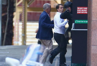 悉尼咖啡馆5人质逃离 9月有人策划斩首