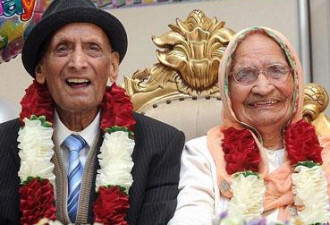 世界最长婚史夫妇庆生 年龄相加211岁