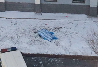 大四女生抑郁跳楼自杀 让母亲楼下等候