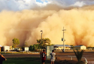 澳州小镇遇巨型沙尘暴 遮天蔽日白昼如夜