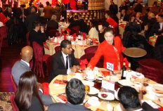 圣诞团聚共享天伦：华人餐馆订桌爆满
