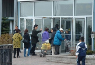 多伦多享受绿色圣诞 华人商场生意旺