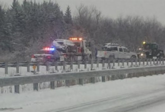 寒冬新年发威：401高速公路关闭四小时