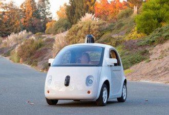 谷歌：完成第一辆全功能无人驾驶汽车