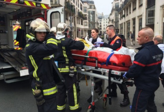 巴黎讽刺穆斯林杂志社遭枪击 致11人死