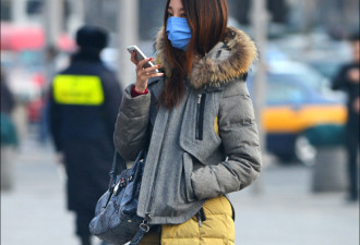 街拍：下半身不怕冻的北京潮女们！