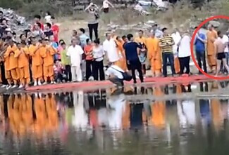 少林武僧水上漂120米 刷新了世界纪录