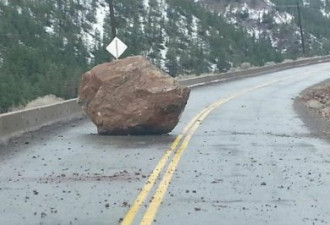 巨石天降 12号国道暂封闭需要爆破清理