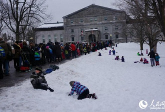快乐的加拿大中冬节 冰雪封不住热情