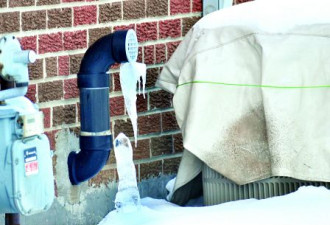 暖炉进风口积雪可损操作 换滤网清理管道