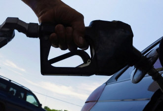 加国汽油售价缓慢回升 低油价时代终结？
