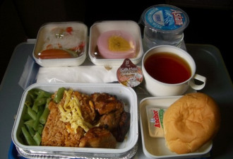 热帖：前空姐告诉你飞机餐的“内幕”