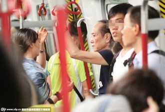 曝李连杰岳父平民生活 地铁出入吃盒饭