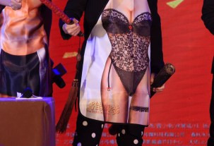 小沈阳回应：师傅不容易 我很心疼他