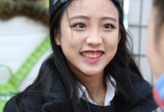 上戏复试：小鲜肉灿笑 美女当众压腿