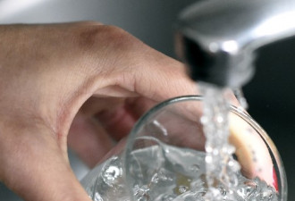 每天该喝多少水？男性3公升 女2.2公升
