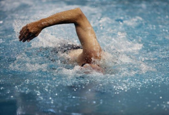 创世界纪录 日本百岁人瑞游完1500公尺