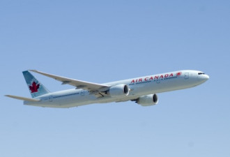 多伦多飞往温哥华加航乘客争执 被延误