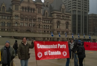 在中国骂共产党：到加拿大却加入共产党