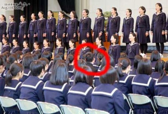 日本女高1名男生与159名女生的开学典礼