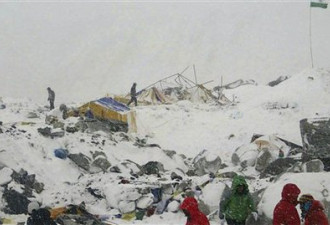 珠峰帐篷发现18具遗体 雪崩时千人在场